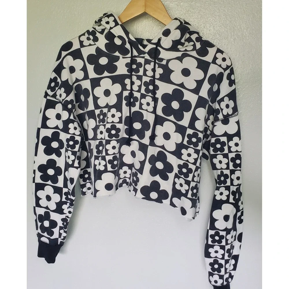 Wild Fable‎ Women's Hoodie Flower Pattern Black White Pullover - Picture 11 of 11